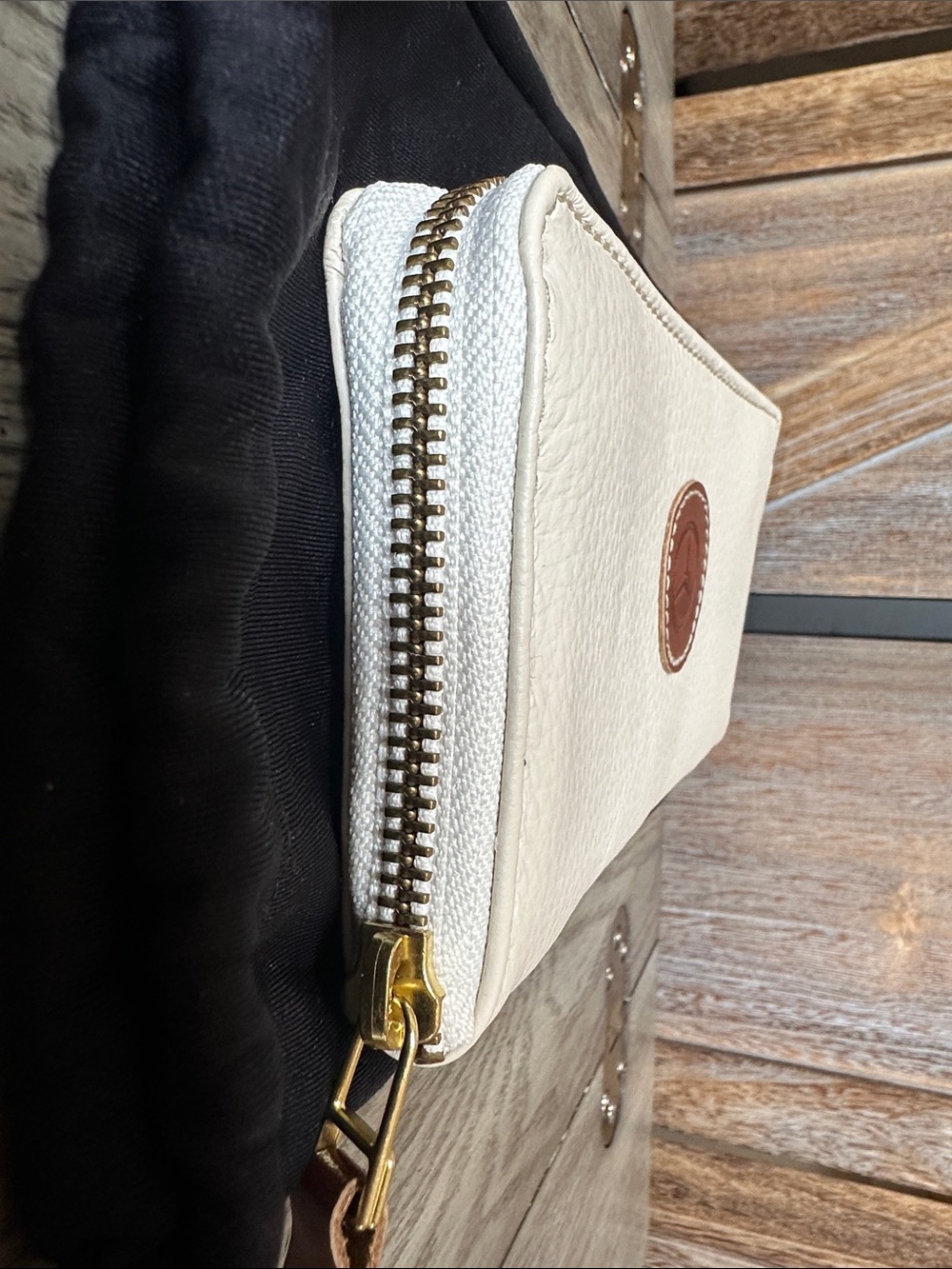 Mercedes Benz Cream Pebbled Leather Zippered Wallet Clutch - Picture 4 of 15